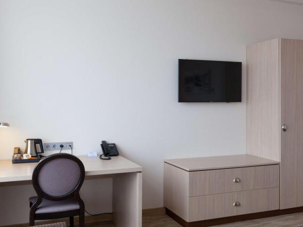 Flonk Hotel Groningen Centre, BW Signature Collection : photo 3 de la chambre chambre lit king-size deluxe