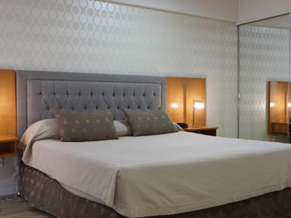 Hotel Howard Johnson Rosario : photo 2 de la chambre chambre lit king-size exécutive