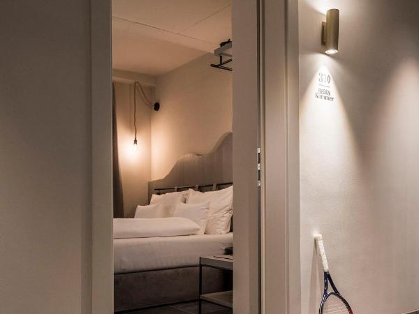 Altstadthotel Weisses Kreuz : photo 6 de la chambre budget double room besenkammer