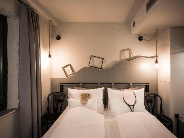 Altstadthotel Weisses Kreuz : photo 9 de la chambre budget double room besenkammer