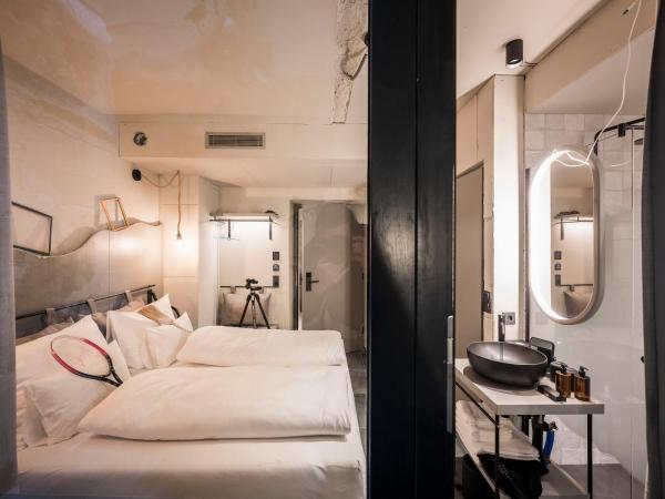 Altstadthotel Weisses Kreuz : photo 4 de la chambre budget double room besenkammer