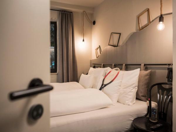 Altstadthotel Weisses Kreuz : photo 8 de la chambre budget double room besenkammer