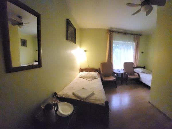 Pensjonat Przy Błoniach : photo 5 de la chambre chambre lits jumeaux