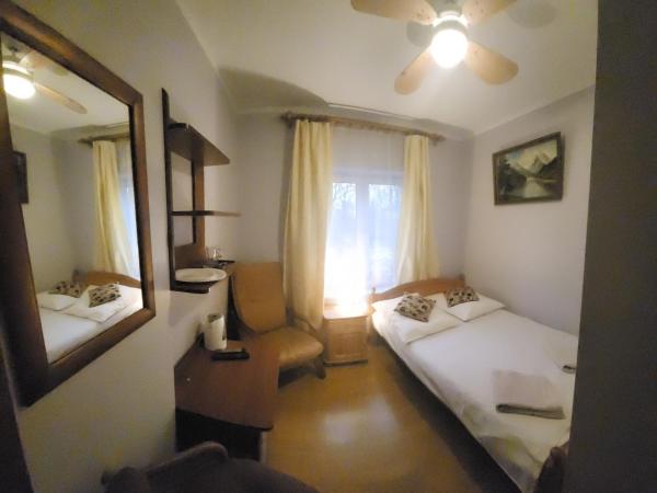 Pensjonat Przy Błoniach : photo 1 de la chambre chambre double