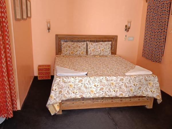 Durag Niwas Guest House : photo 4 de la chambre chambre double supérieure