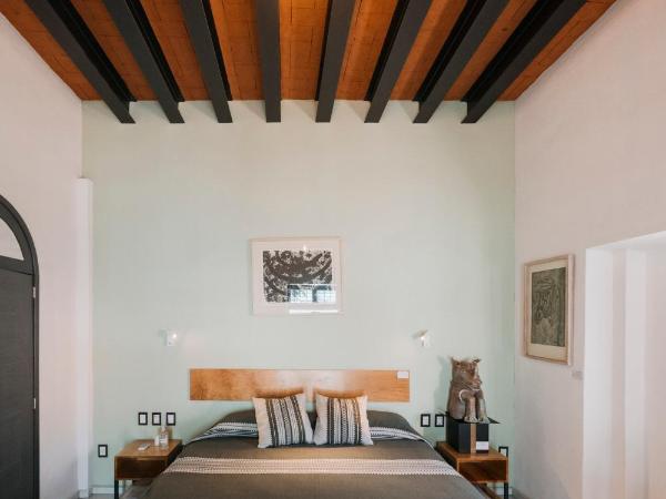 LARIMAR Gallery y Hotel Boutique : photo 3 de la chambre chambre lit king-size supérieure