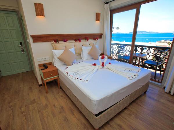 west coast boutique hotel : photo 3 de la chambre chambre double avec balcon - vue sur mer