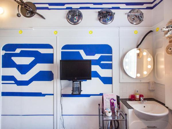 Hotel Pelirocco : photo 7 de la chambre chambre lits superposés - lord vader's quarters