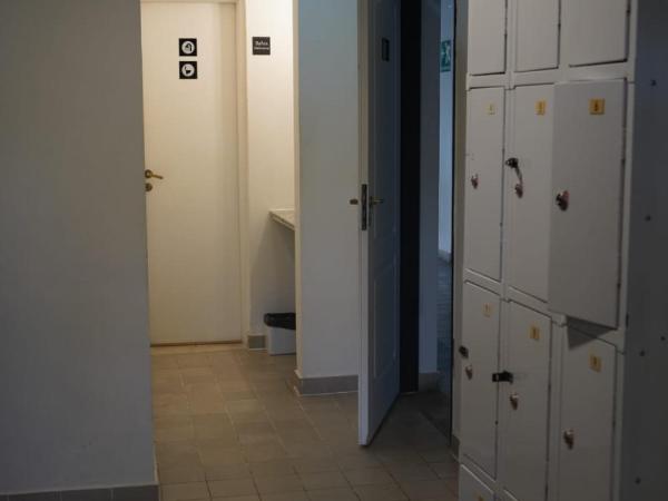 Folk Suites : photo 8 de la chambre lit simple dans dortoir pour femmes