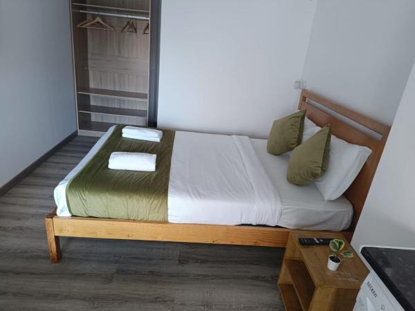 LISABONNA GUEST HOUSE : photo 2 de la chambre chambre double avec lit d'appoint