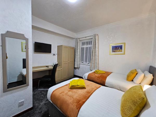 Collingwood Hotel : photo 3 de la chambre chambre lits jumeaux spacieuse
