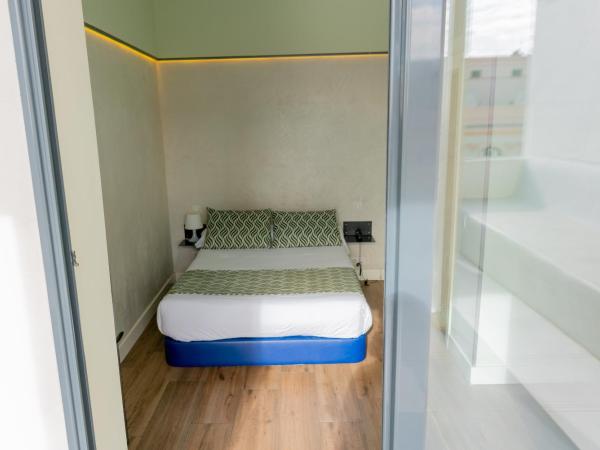 Hostal Charlotte-Gran Vía : photo 1 de la chambre chambre double supérieure