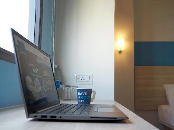 Hop Inn Kanchanaburi Building B : photo 6 de la chambre chambre lits jumeaux standard