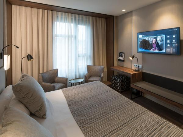 Catalonia Barcelona Plaza : photo 7 de la chambre chambre double deluxe