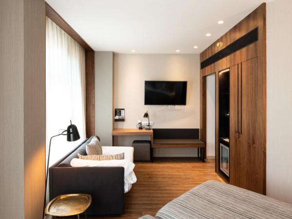 Catalonia Barcelona Plaza : photo 2 de la chambre chambre triple premium (3 adultes)