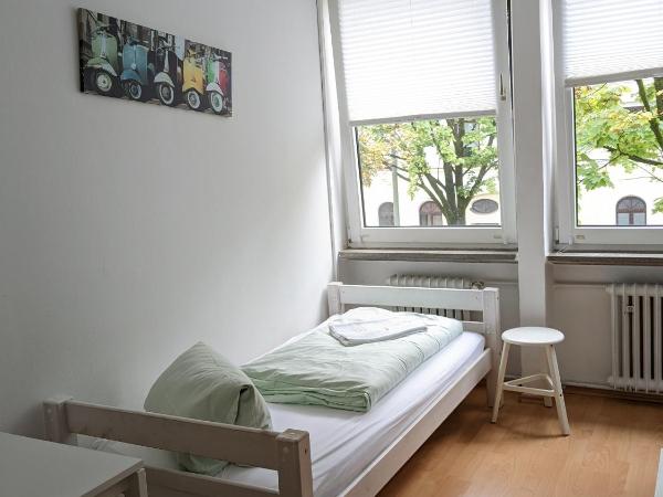 PM-Rooms : photo 1 de la chambre chambre simple avec salle de bains commune