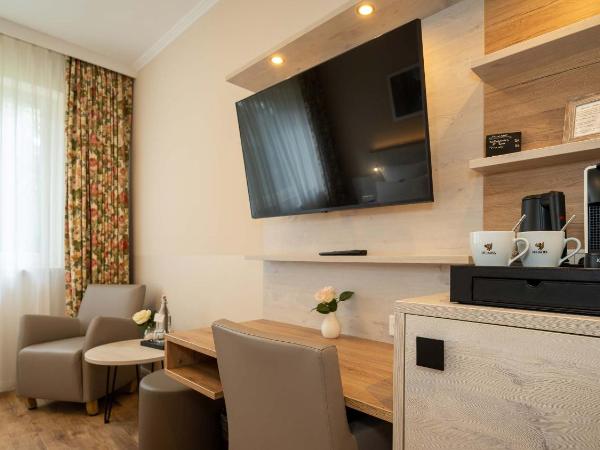 Hotel Rosengarten : photo 6 de la chambre chambre double - vue sur jardin