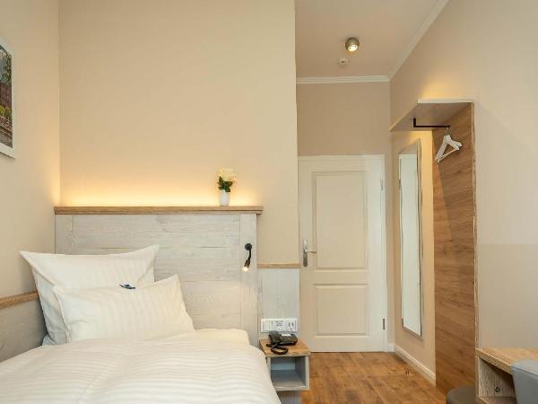 Hotel Rosengarten : photo 6 de la chambre chambre simple avec salle de bains 