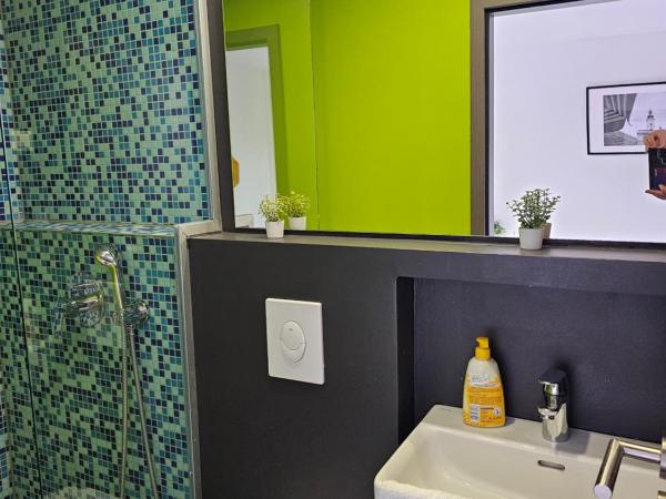 Tia Apartments and Rooms : photo 4 de la chambre chambre double Économique