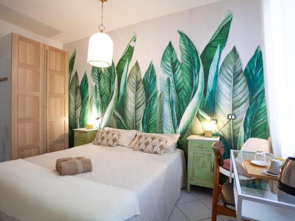 B&B La Volpina : photo 2 de la chambre chambre double avec salle de bains privative