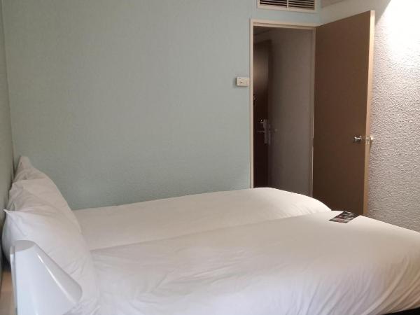 ibis Orange Centre : photo 3 de la chambre chambre standard 2 lits simples