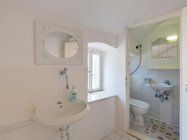 City Walls Hostel : photo 3 de la chambre lit dans dortoir mixte de 4 lits