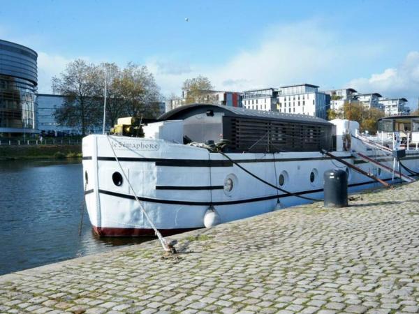 Péniche le Sémaphore : photo 10 de la chambre mobile home