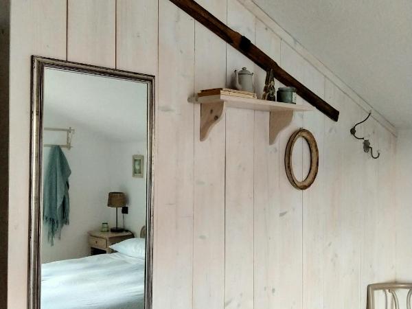 Lo noú : photo 3 de la chambre chambre double avec salle de bains privative