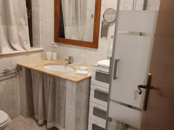 Affittacamere Il Picchio : photo 4 de la chambre chambre familiale avec salle de bains privative