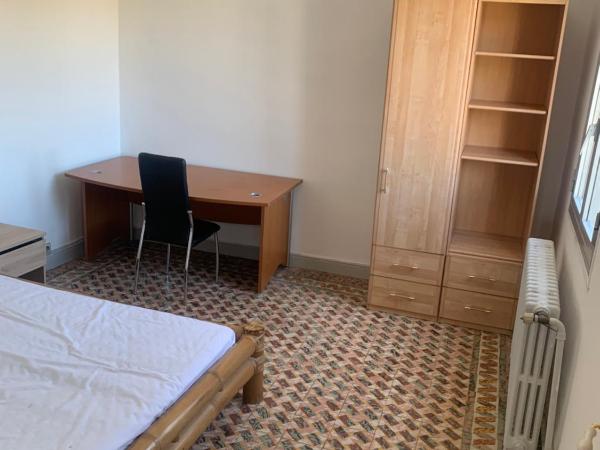 Chambre privée dans Maison d'hotes 10 minutes à pied de la gare et du centre : photo 2 de la chambre chambre double