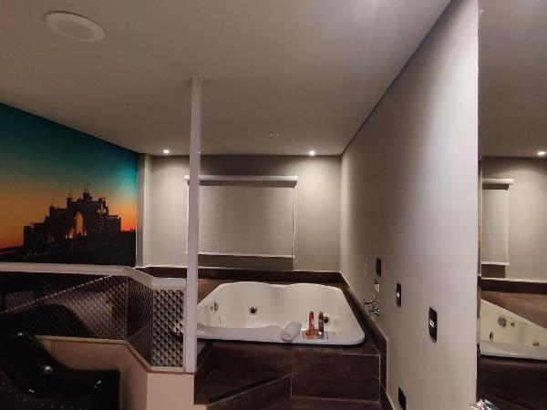 Swing Motel 1 : photo 7 de la chambre suite deluxe avec baignoire spa