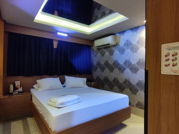 Swing Motel 1 : photo 2 de la chambre suite deluxe avec baignoire spa