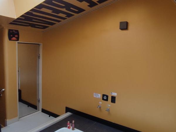 Swing Motel 1 : photo 10 de la chambre suite lit queen-size avec baignoire spa