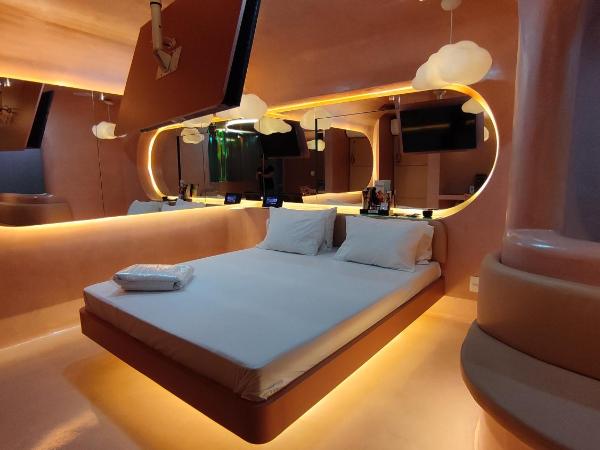 Swing Motel 1 : photo 10 de la chambre suite deluxe avec baignoire spa