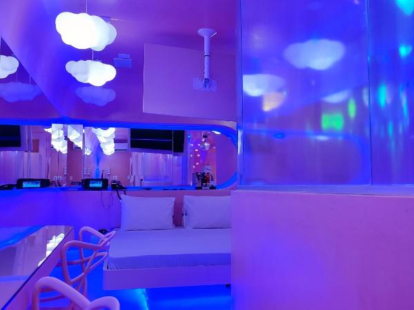 Swing Motel 1 : photo 3 de la chambre suite deluxe avec baignoire spa