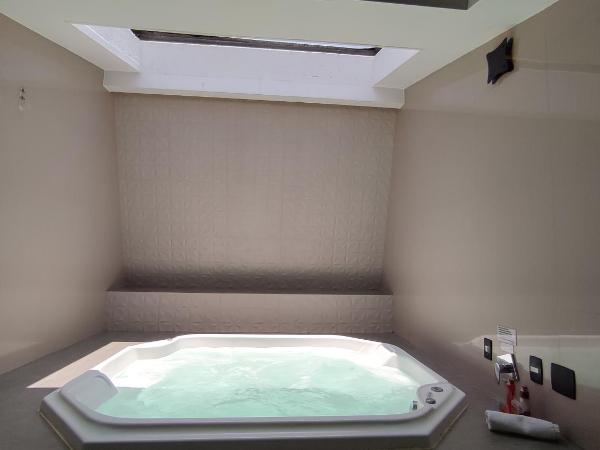 Swing Motel 1 : photo 6 de la chambre suite deluxe avec baignoire spa