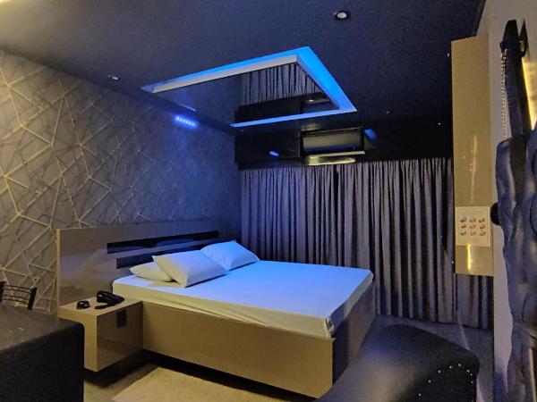 Swing Motel 1 : photo 5 de la chambre suite deluxe avec baignoire spa