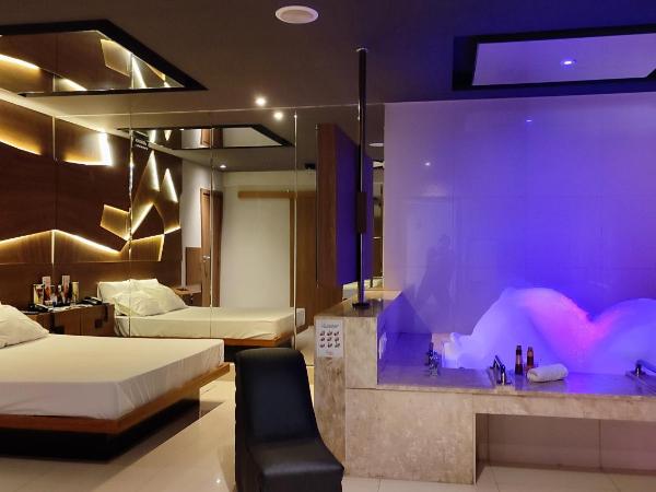 Swing Motel 1 : photo 5 de la chambre suite avec jacuzzi