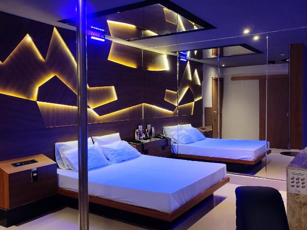 Swing Motel 1 : photo 1 de la chambre suite avec jacuzzi