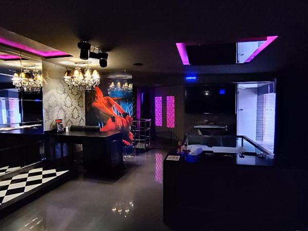 Swing Motel 1 : photo 5 de la chambre suite avec piscine privée