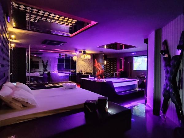 Swing Motel 1 : photo 2 de la chambre suite avec piscine privée