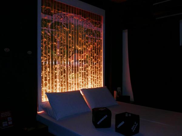 Swing Motel 1 : photo 1 de la chambre suite avec piscine privée