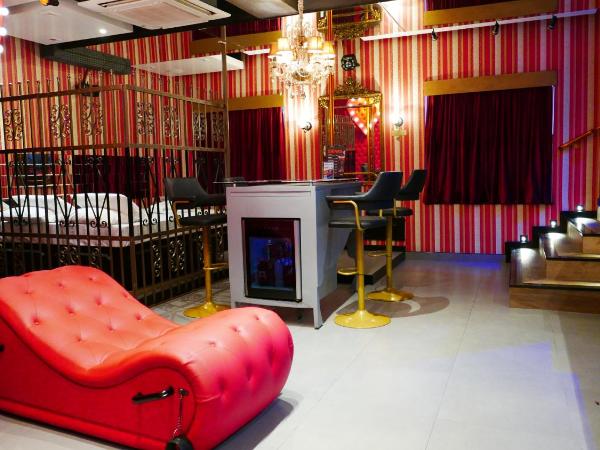 Swing Motel 1 : photo 2 de la chambre suite avec piscine privée