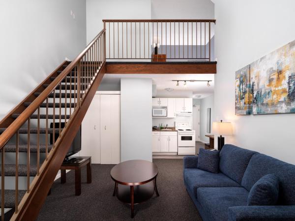 Huntingdon Hotel and Suites : photo 9 de la chambre studio lit king-size avec canapé-lit