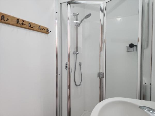 Newton Lodge Auckland : photo 3 de la chambre lit dans dortoir mixte de 8 lits (sans fenêtre)