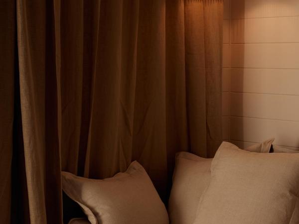 28 Degrees Byron Bay - Adults Only : photo 5 de la chambre suite lit king-size - vue sur piscine