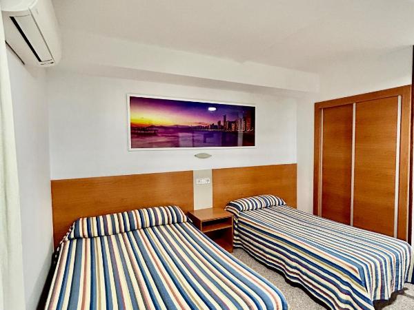 La Orozca Benidorm : photo 5 de la chambre chambre triple