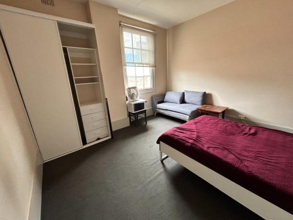 Rob Roy Room 8 : photo 3 de la chambre chambre double standard avec salle de bains commune