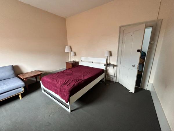 Rob Roy Room 8 : photo 2 de la chambre chambre double standard avec salle de bains commune