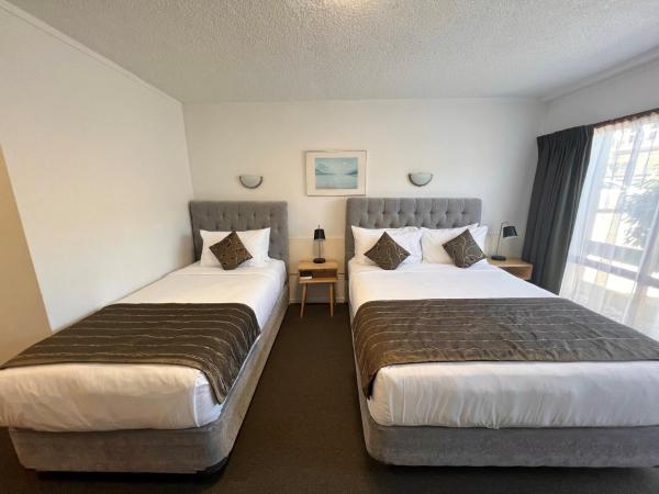 Alpers Lodge & Conference Centre : photo 10 de la chambre chambre lits jumeaux deluxe
